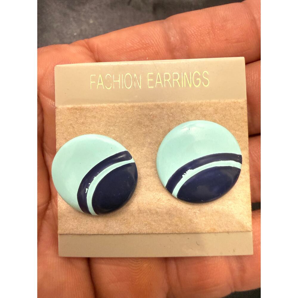 Vintage post earrings circa 1980
